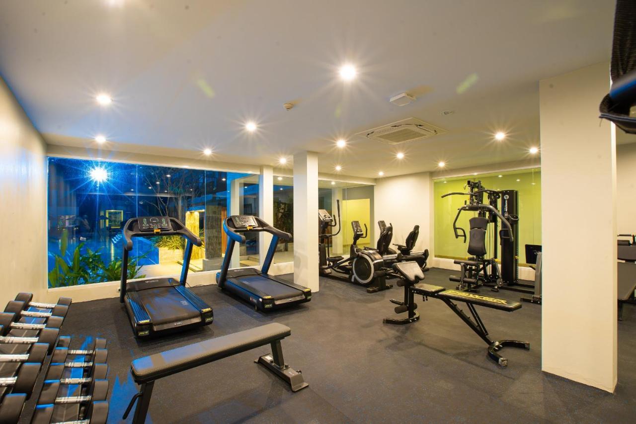 씨베드 그랜드 호텔 푸켓  푸껫 외부 사진 A gym in a condominium