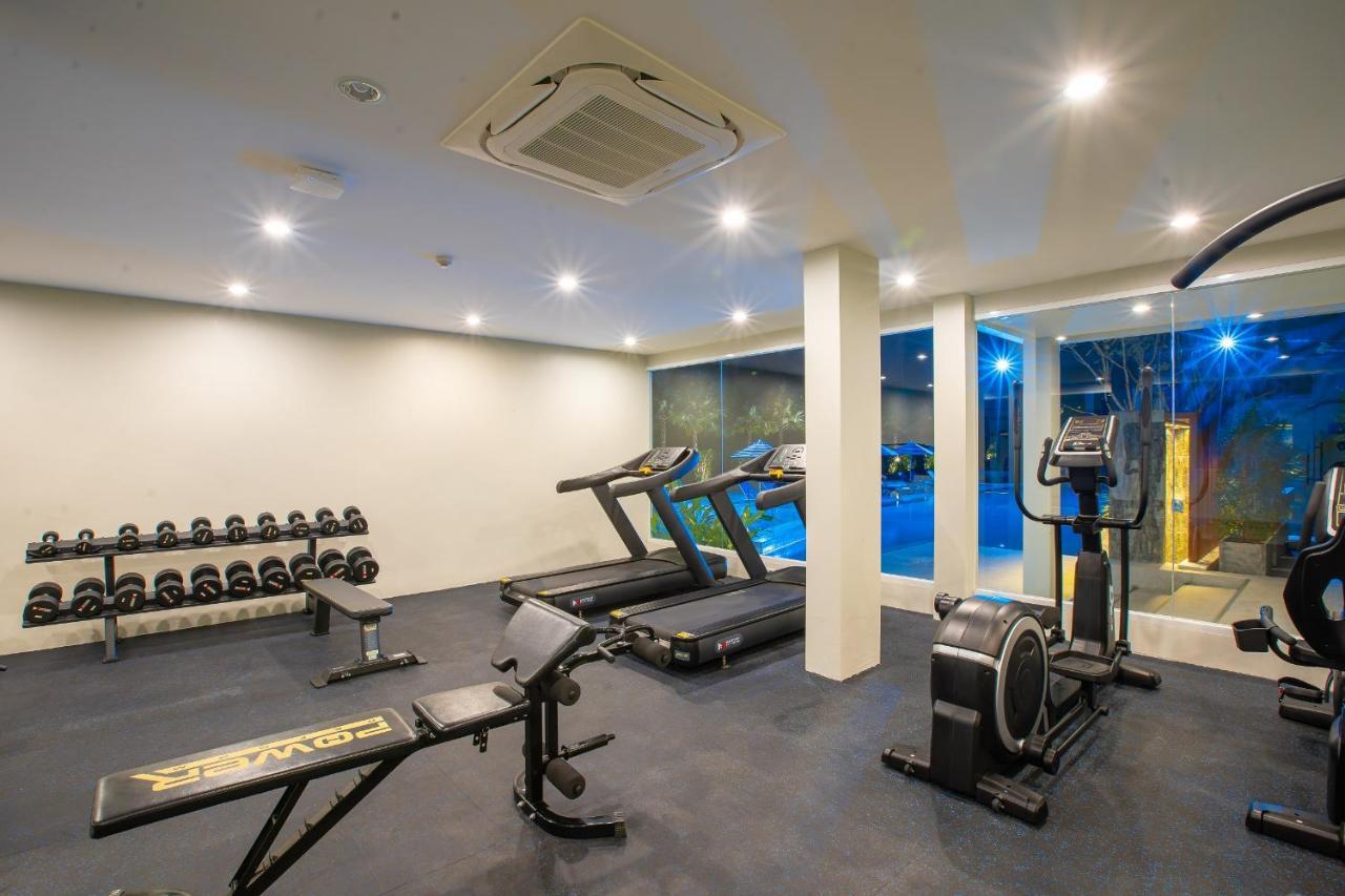 씨베드 그랜드 호텔 푸켓  푸껫 외부 사진 A gym in a hotel