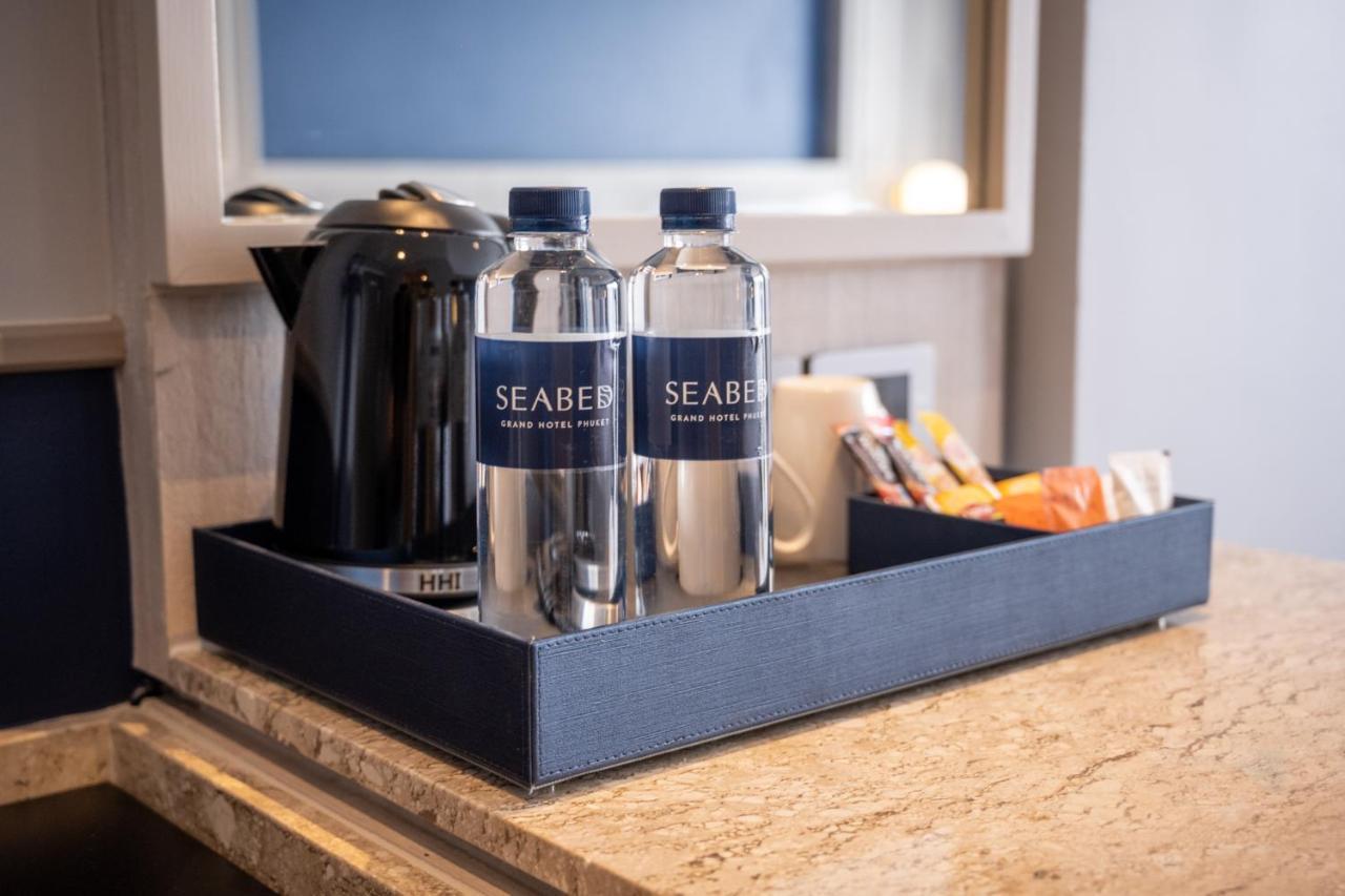 씨베드 그랜드 호텔 푸켓  푸껫 외부 사진 SeaBear water bottles