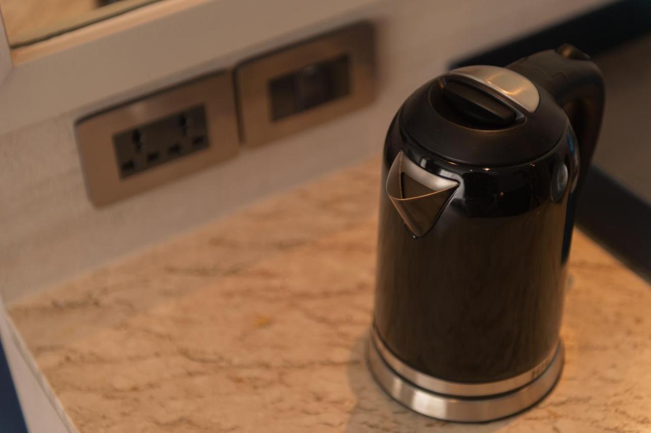 씨베드 그랜드 호텔 푸켓  푸껫 외부 사진 A kettle