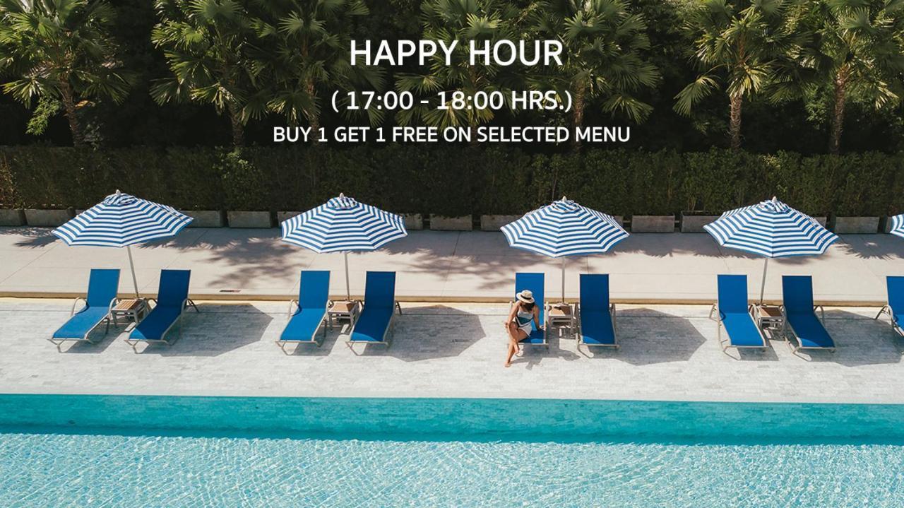 씨베드 그랜드 호텔 푸켓  푸껫 외부 사진 Happy hour at a pool