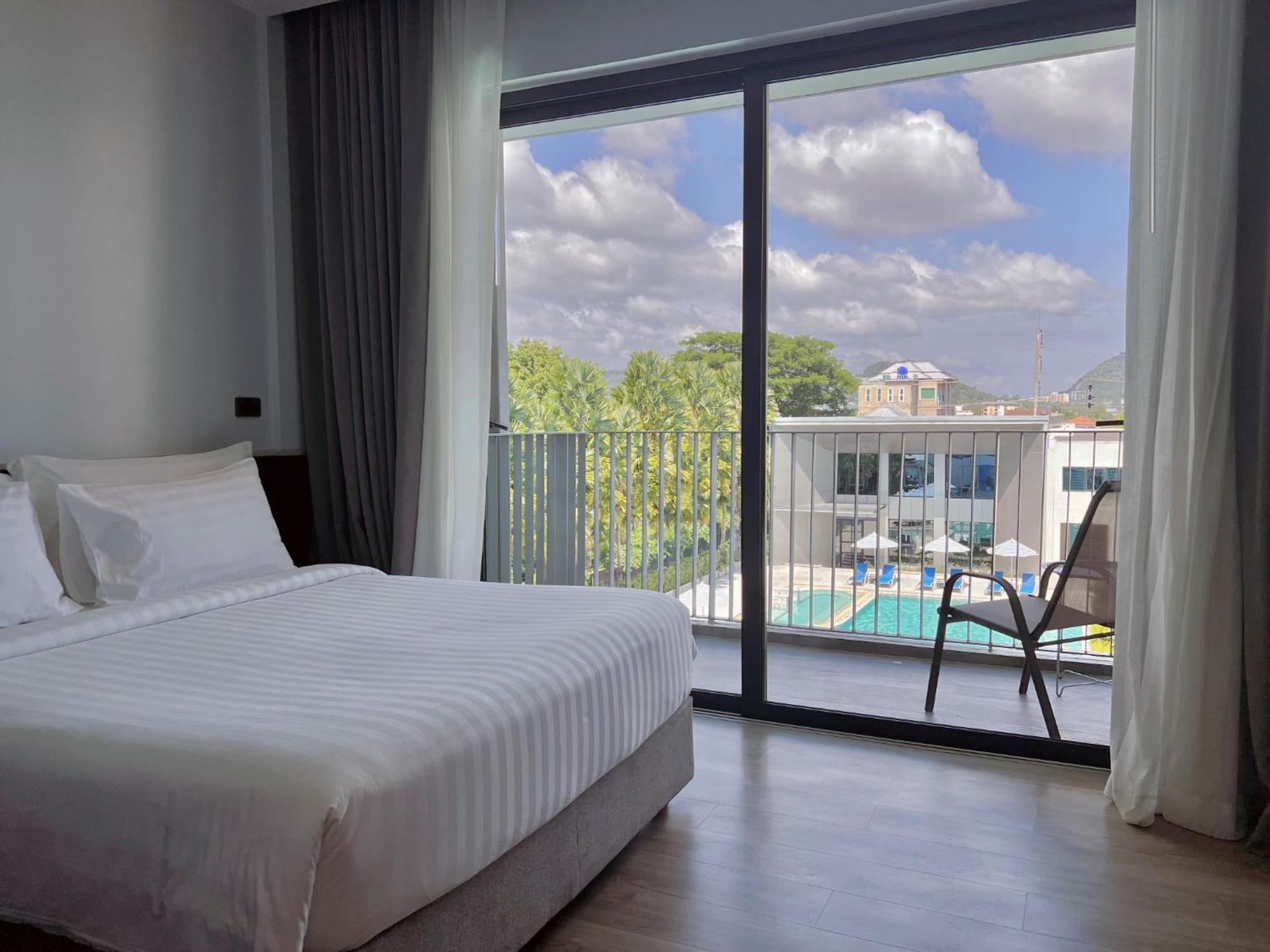 씨베드 그랜드 호텔 푸켓  푸껫 외부 사진 Deluxe Pool View
