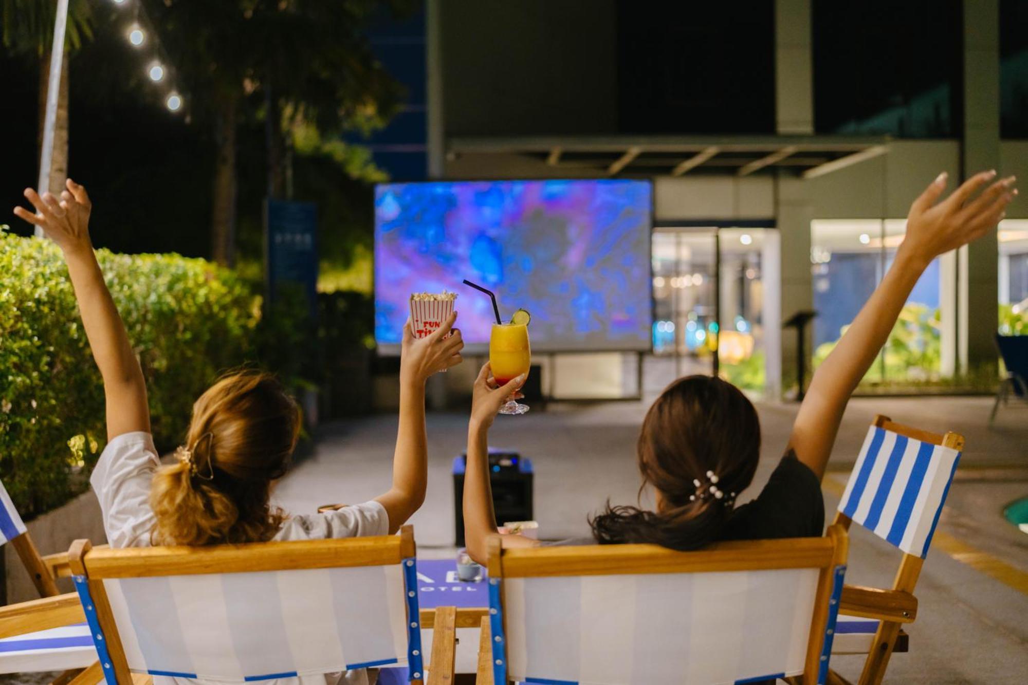 씨베드 그랜드 호텔 푸켓  푸껫 외부 사진 The Beach Club